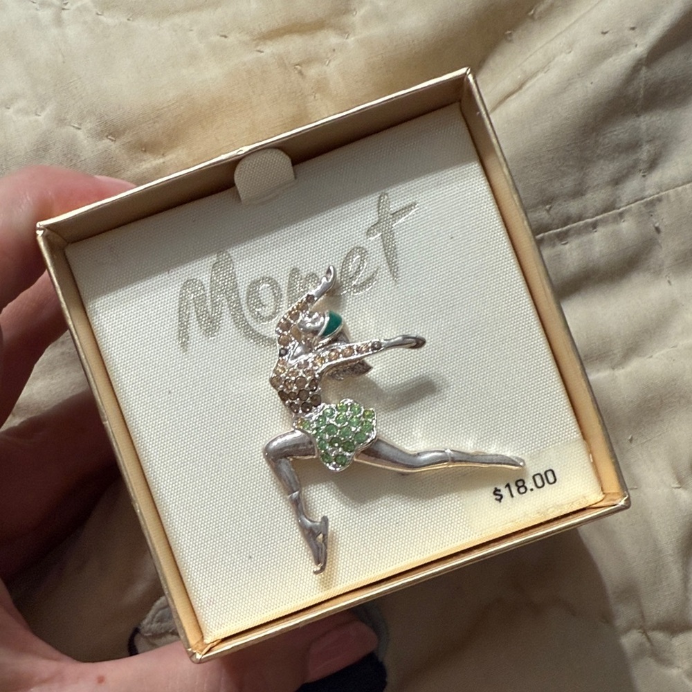 BN vintage Monet ice skater brooch